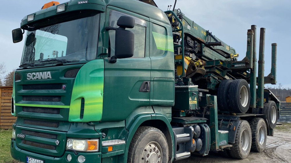 Ciężarówka do przewozu drewna Scania R560 + przyczepa leśna